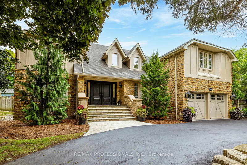 2446 Hammond Rd, Mississauga, L5K 1T2 | Image 3