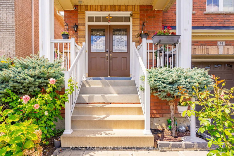 54 Iceland Poppy Tr, Brampton, L7A 0M9 | Image 2