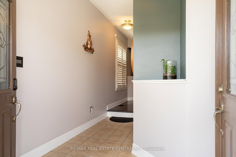 54 Iceland Poppy Tr, Brampton, L7A 0M9 | Image 3