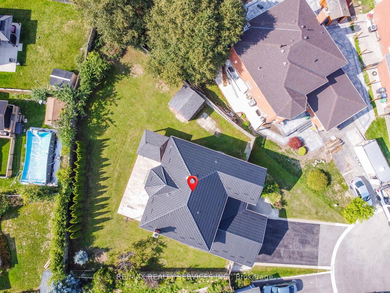 10 St Mark Pl, Brampton, L6X 3W5 | Image 2