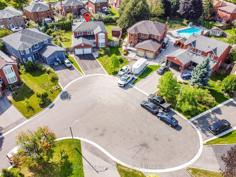 10 St Mark Pl, Brampton, L6X 3W5 | Image 3