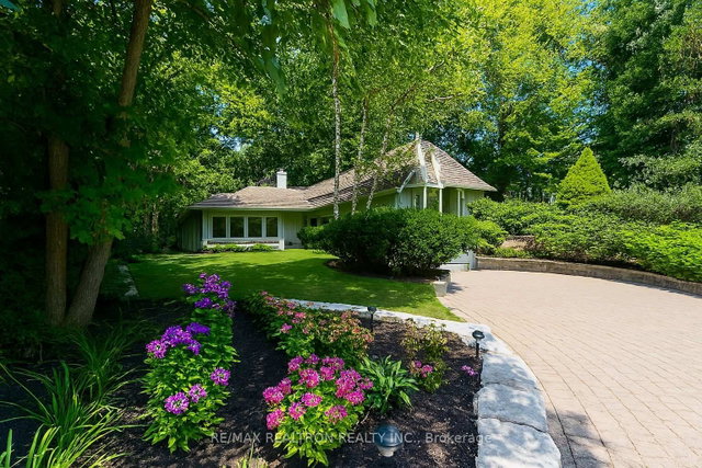 98 Rathburn Road