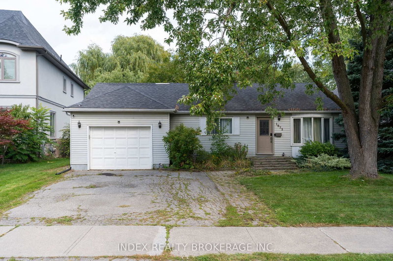 1073 Kent Ave E, Oakville, L6H 1Z7 | Image 3