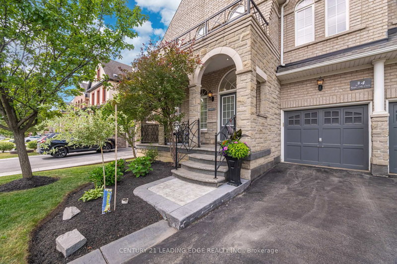 34 Royal Links Circ, Brampton, L6P 2Z9 | Image 3