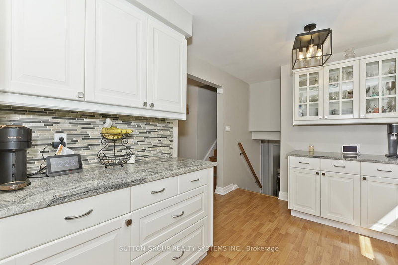 1535 Thetford Crt, Mississauga, L5J 3N2 | Image 3