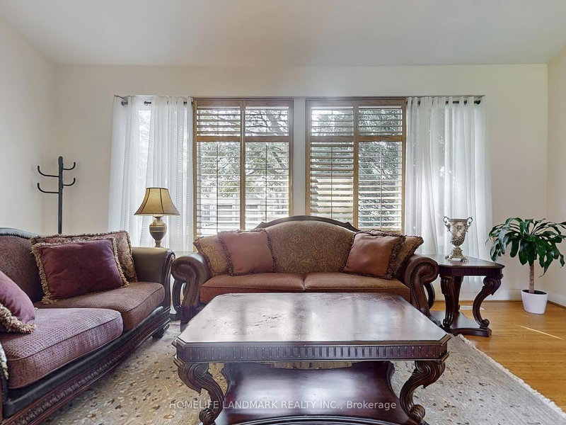 173 Dunwoody Dr, Oakville, L6J 4G5 | Image 2