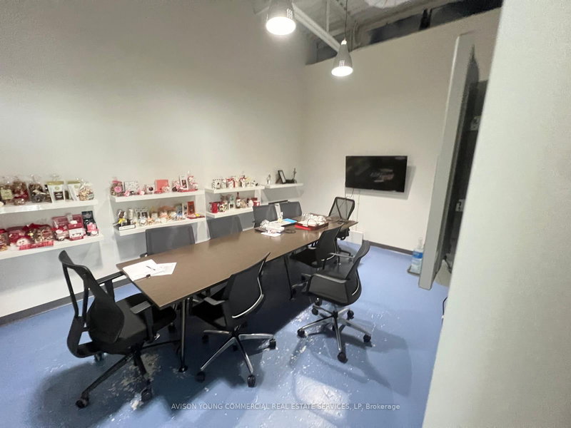 21 Colville Rd, Toronto, M6M 2Y2 | Image 3