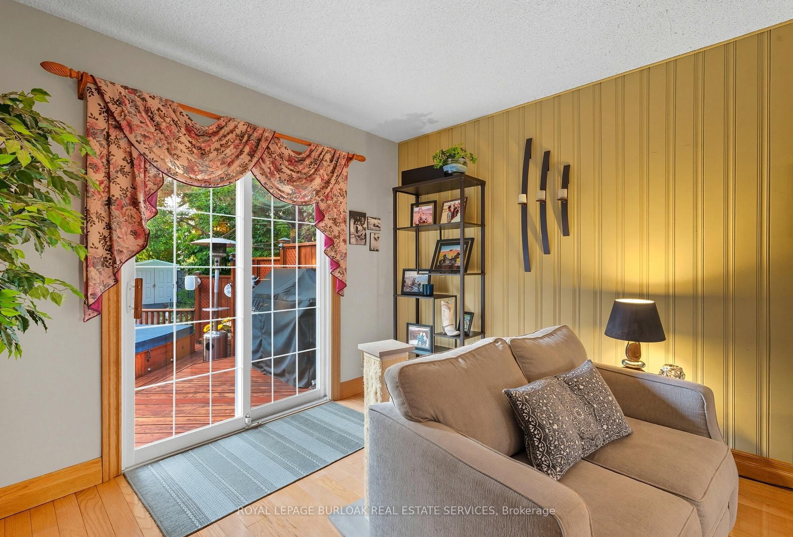 Listing Image 7
