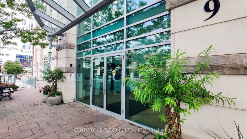 1612 - 9 George St N, Brampton, L6X 0T6 | Image 2