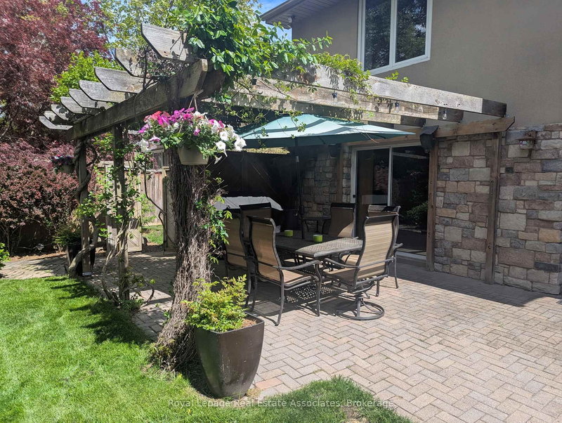 1443 Birchwood Dr, Mississauga, L5J 1T3 | Image 3