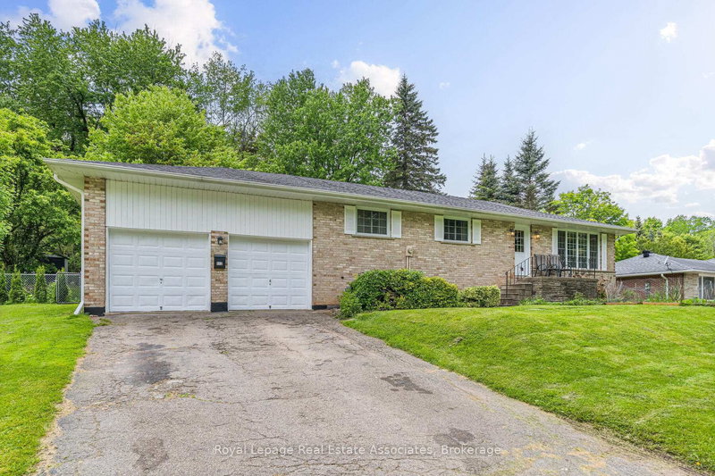 112 Park St E, Halton Hills, L7G 2V4 | Image 3