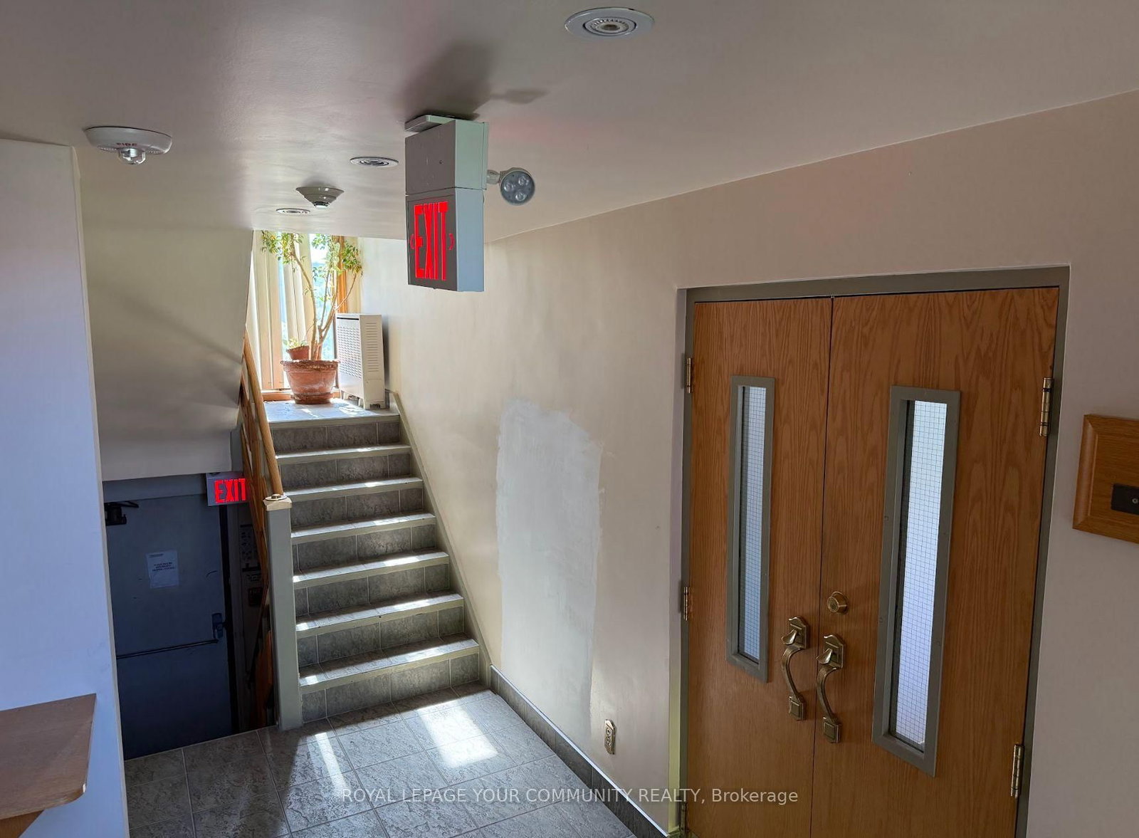 795 Wilson Avenue, Unit 101 - Photo 18