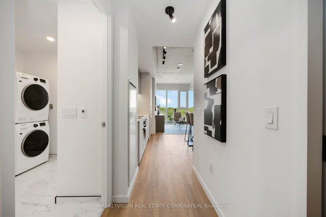 716 - 689 The Queensway