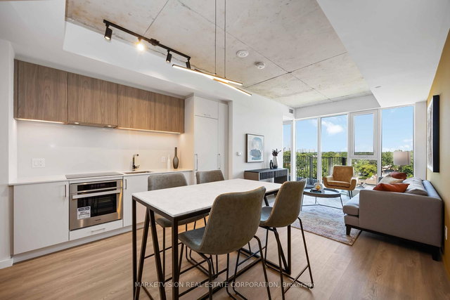 716 - 689 The Queensway