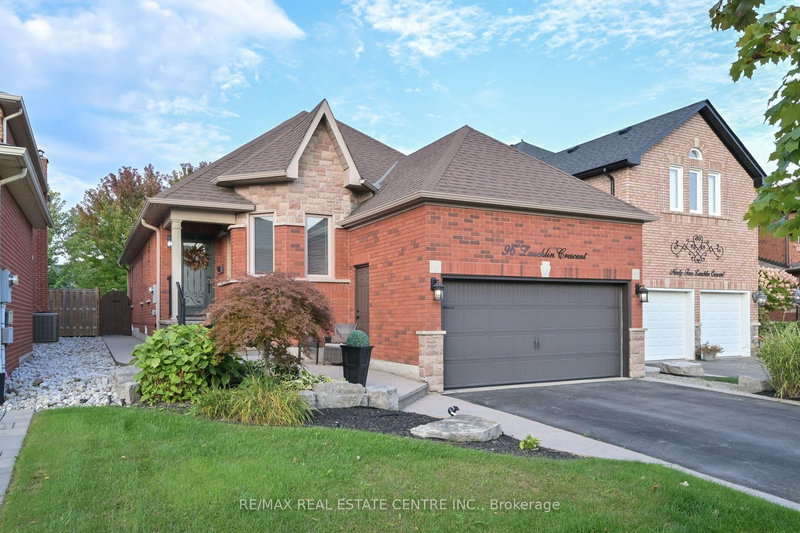 96 Lauchlin Cres, Halton Hills, L7G 5R5 | Image 2