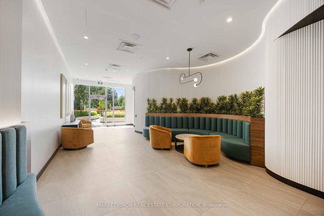 526 - 689 The Queensway