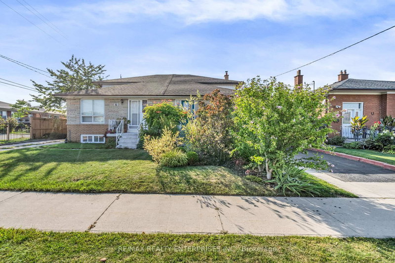79 Watney Cres, Toronto, M3L 2E1 | Image 2
