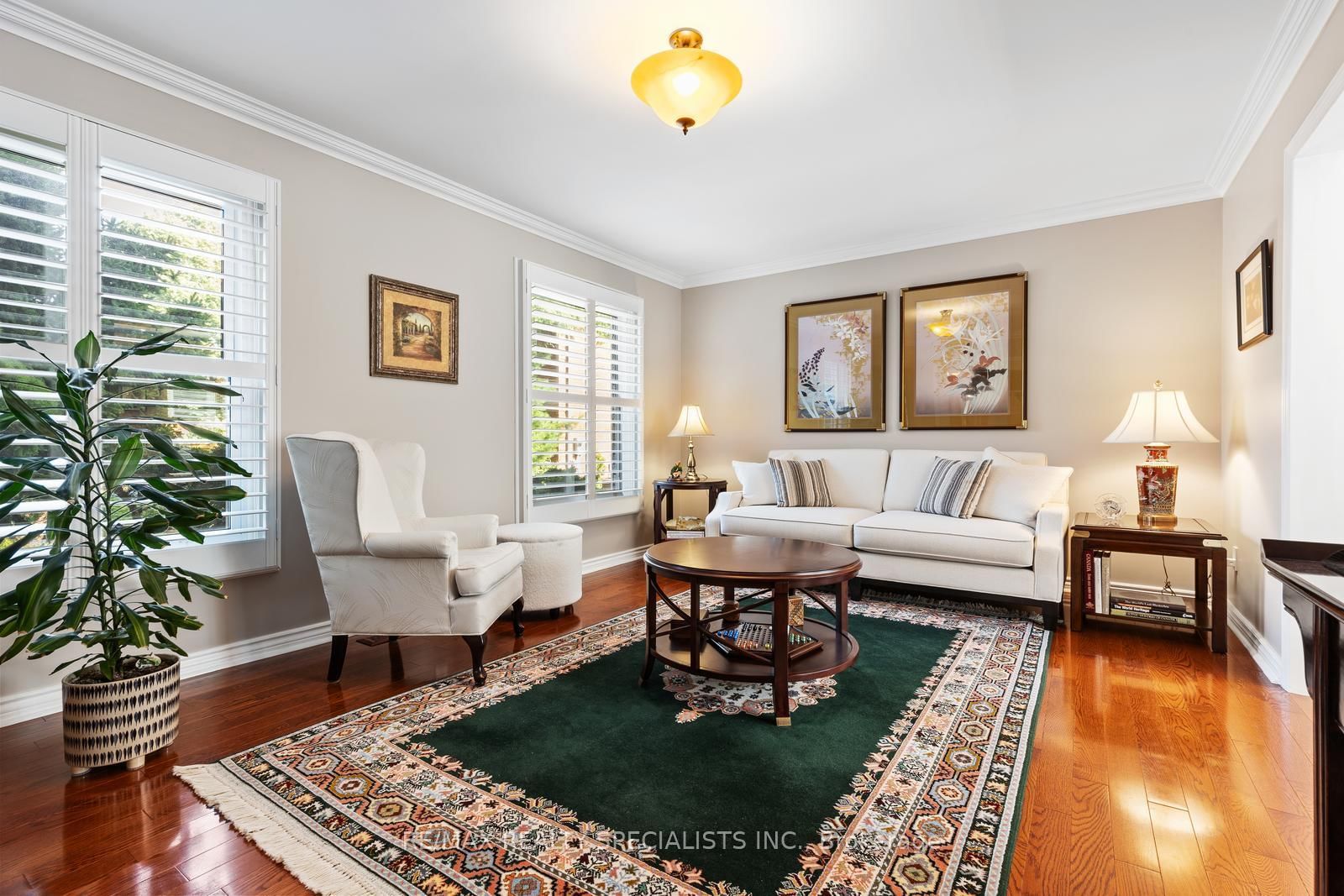 Listing Image 4