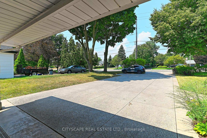 354 Plains Rd W, Burlington, L7T 1G5 | Image 3