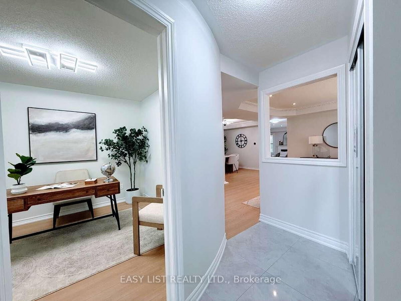 7059 Magistrate Terr, Mississauga, L5W 1E4 | Image 2