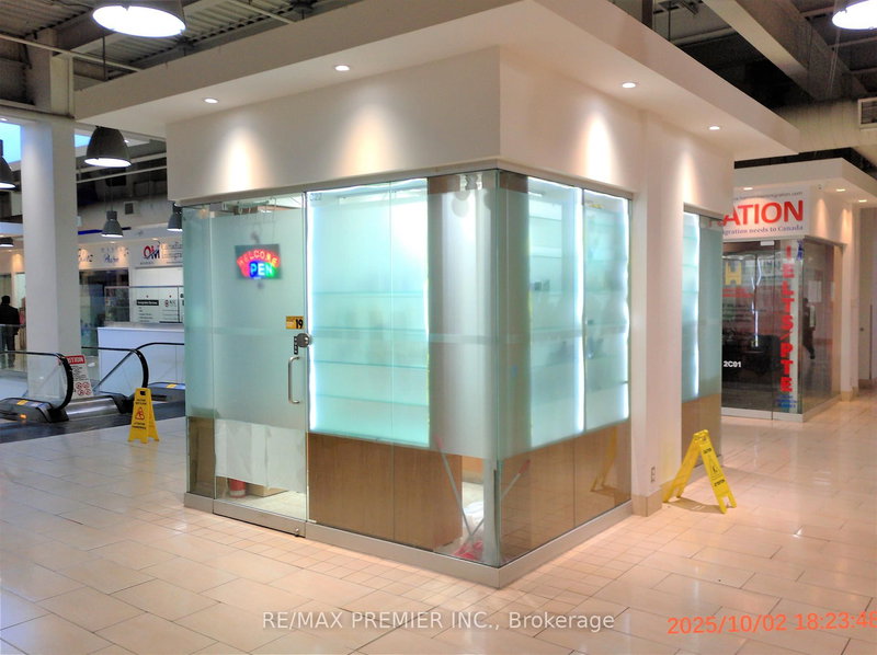 2C22 - 7215 Goreway Dr, Mississauga, L4T 2T9 | Image 3