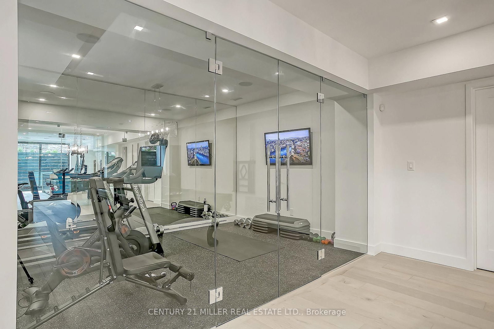 Detached House for sale at 421 Chartwell Road, Oakville, Ontario, L6J 4A4 - Morrison - MLS: W12404397