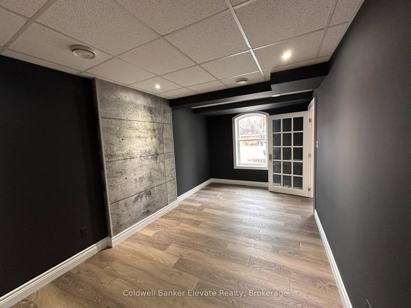 LL2 - 115 Main St S, Halton Hills, L7G 3H5 | Image 2