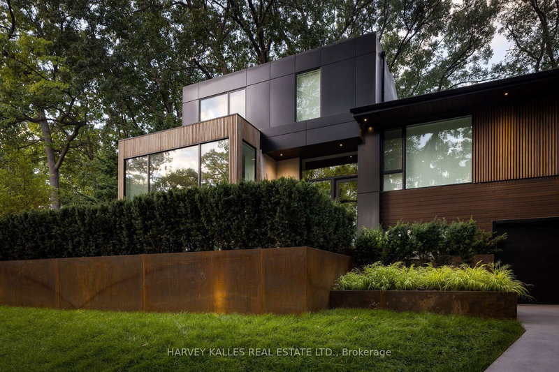 30 Edenbrook Hill, Toronto, M9A 3Z6 | Image 2