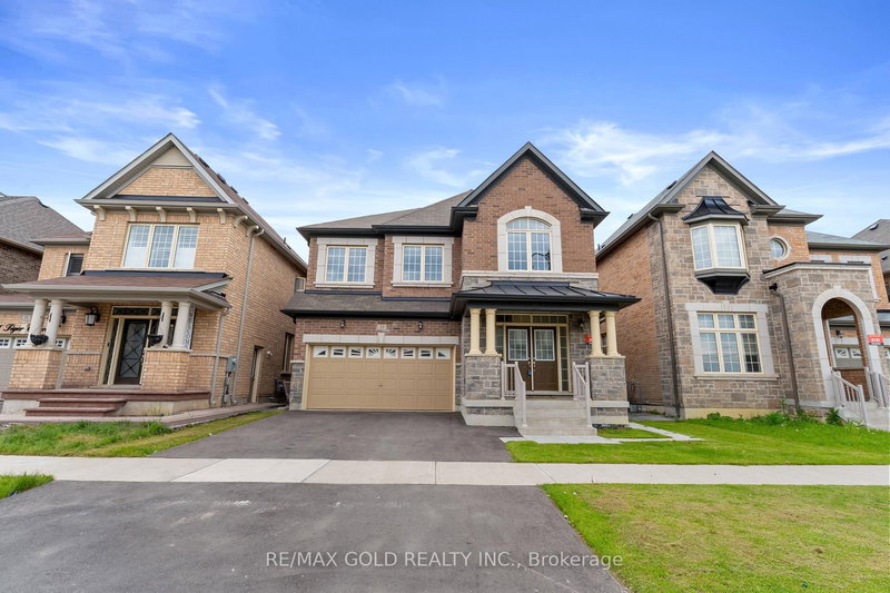 33 Tiger Cres, Brampton, L6R 0C8 | Image 3