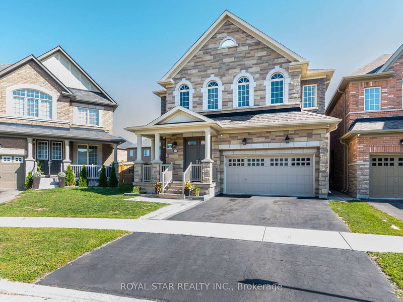 10 Spokanne St, Brampton, L6R 4A2 | Image 2