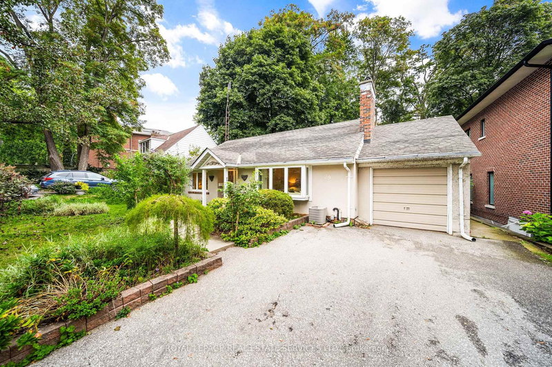 29 Robin Hood Rd, Toronto, M9A 2W6 | Image 3