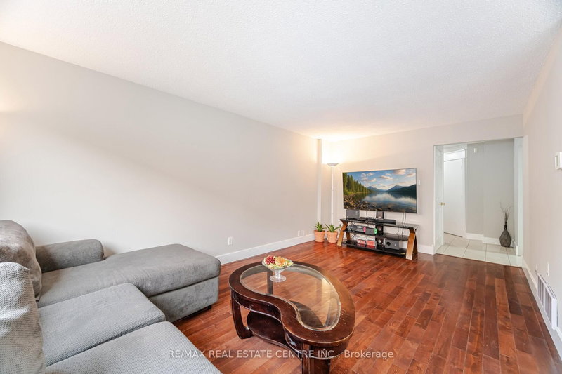 54 Royal Palm Dr, Brampton, L6Z 1P6 | Image 2