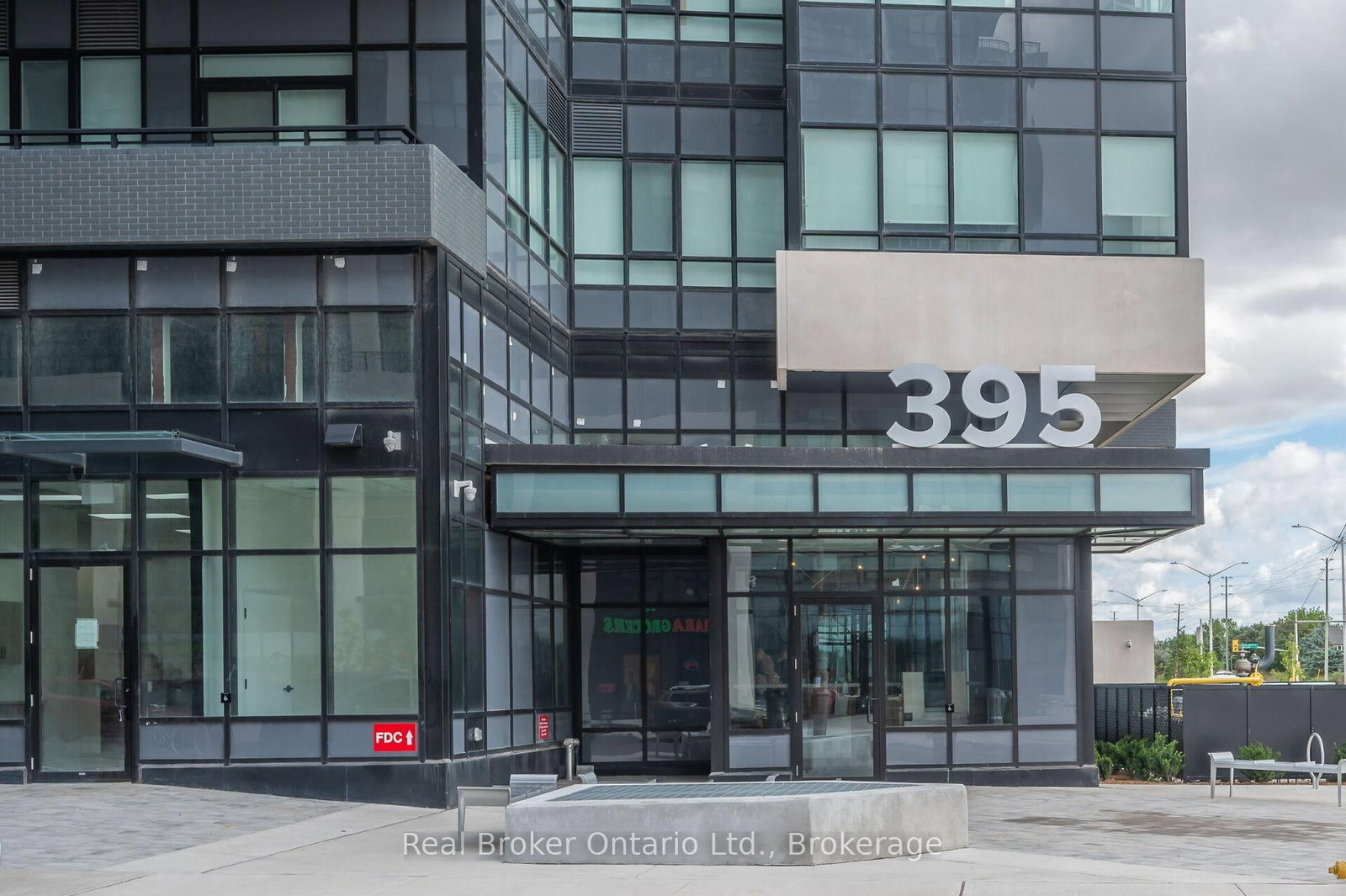Listing Image 3