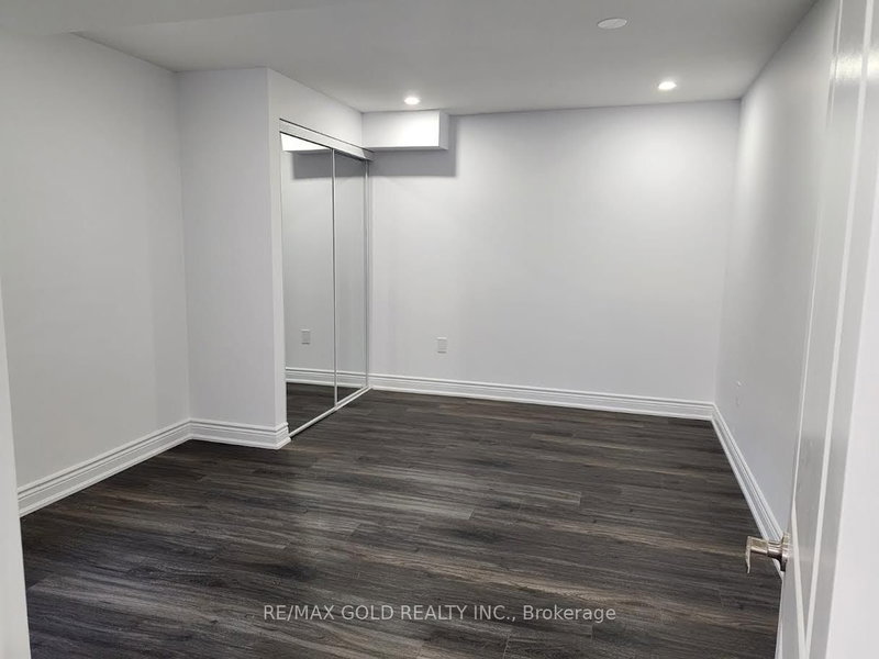 298 Etheridge Ave, Milton, L9E 1H7 | Image 3