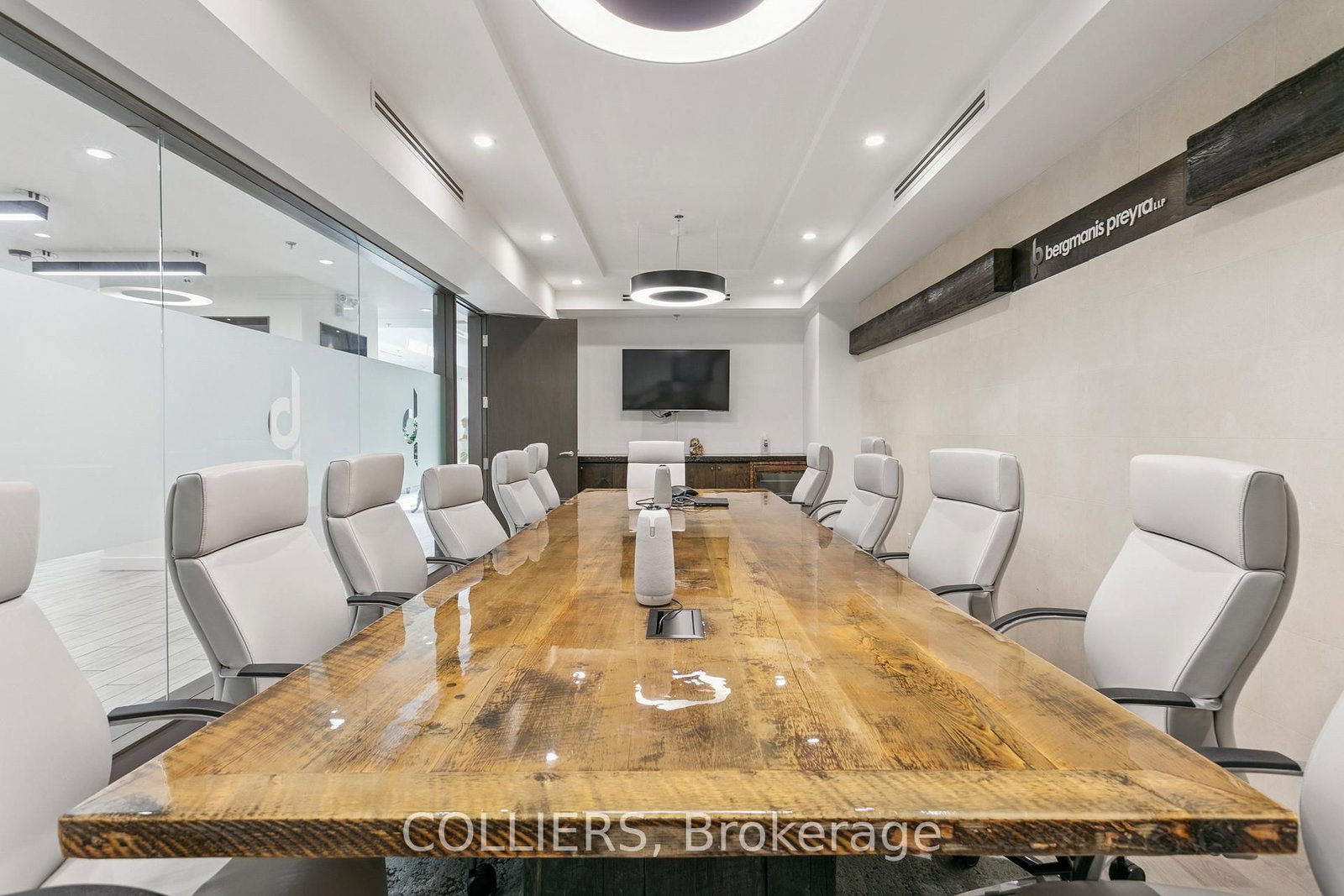 2926 Dundas Street W - Photo 9