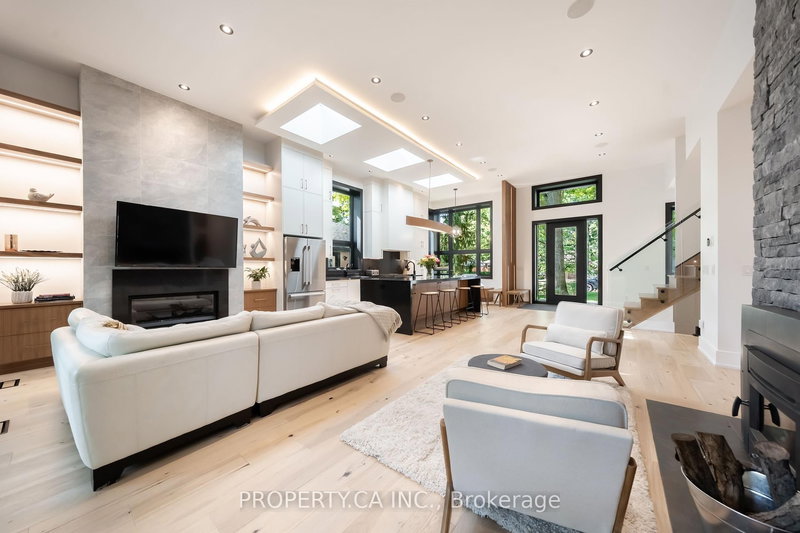 58 Farningham Cres, Toronto, M9B 3B6 | Image 3