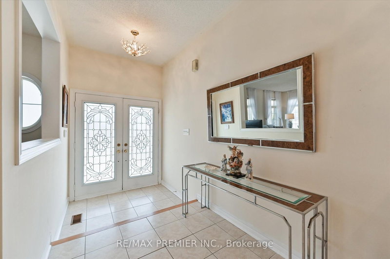 10 Leparc Rd, Brampton, L6P 1X9 | Image 3