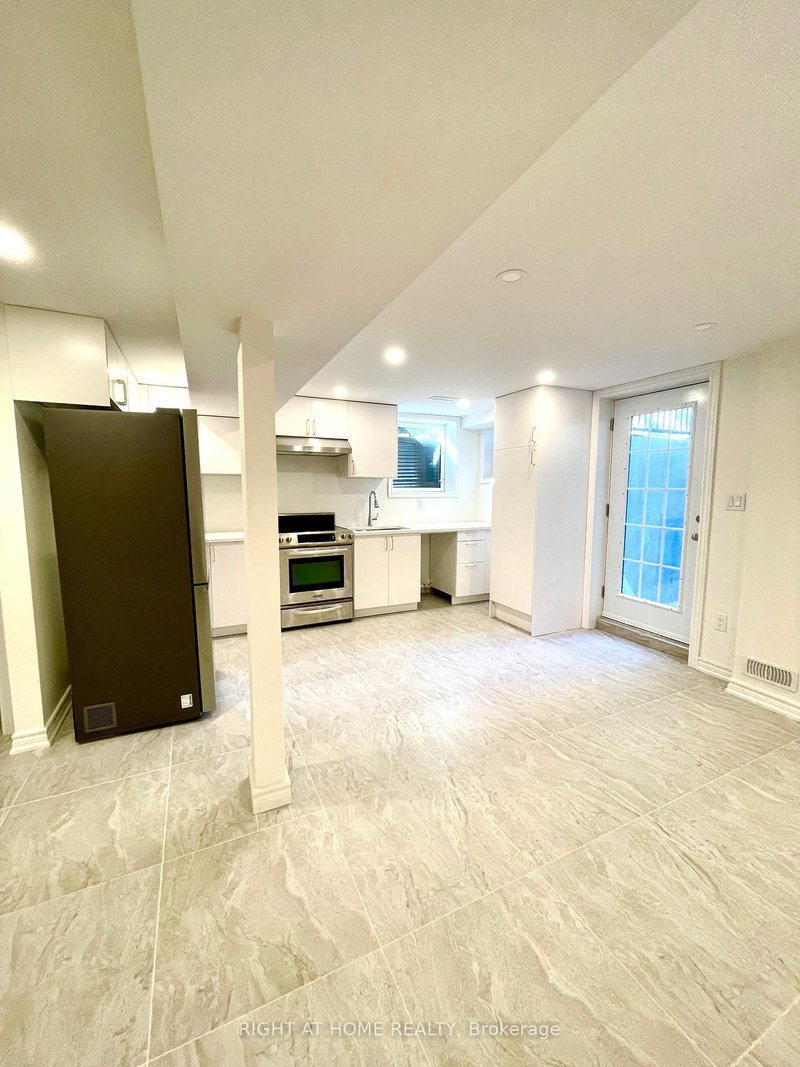 Basement - 106 Vivians Cres, Brampton, L6Y 4V4 | Image 3