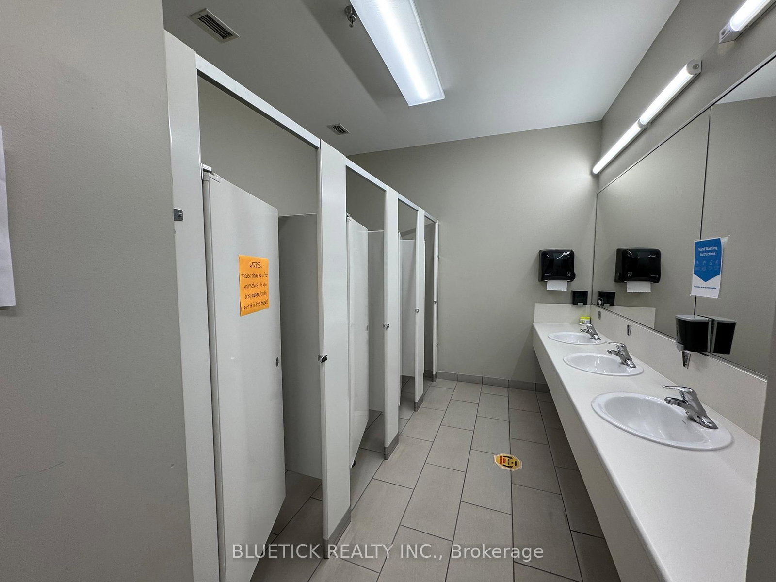 60 Courtneypark Drive W, Unit 4B - Photo 11