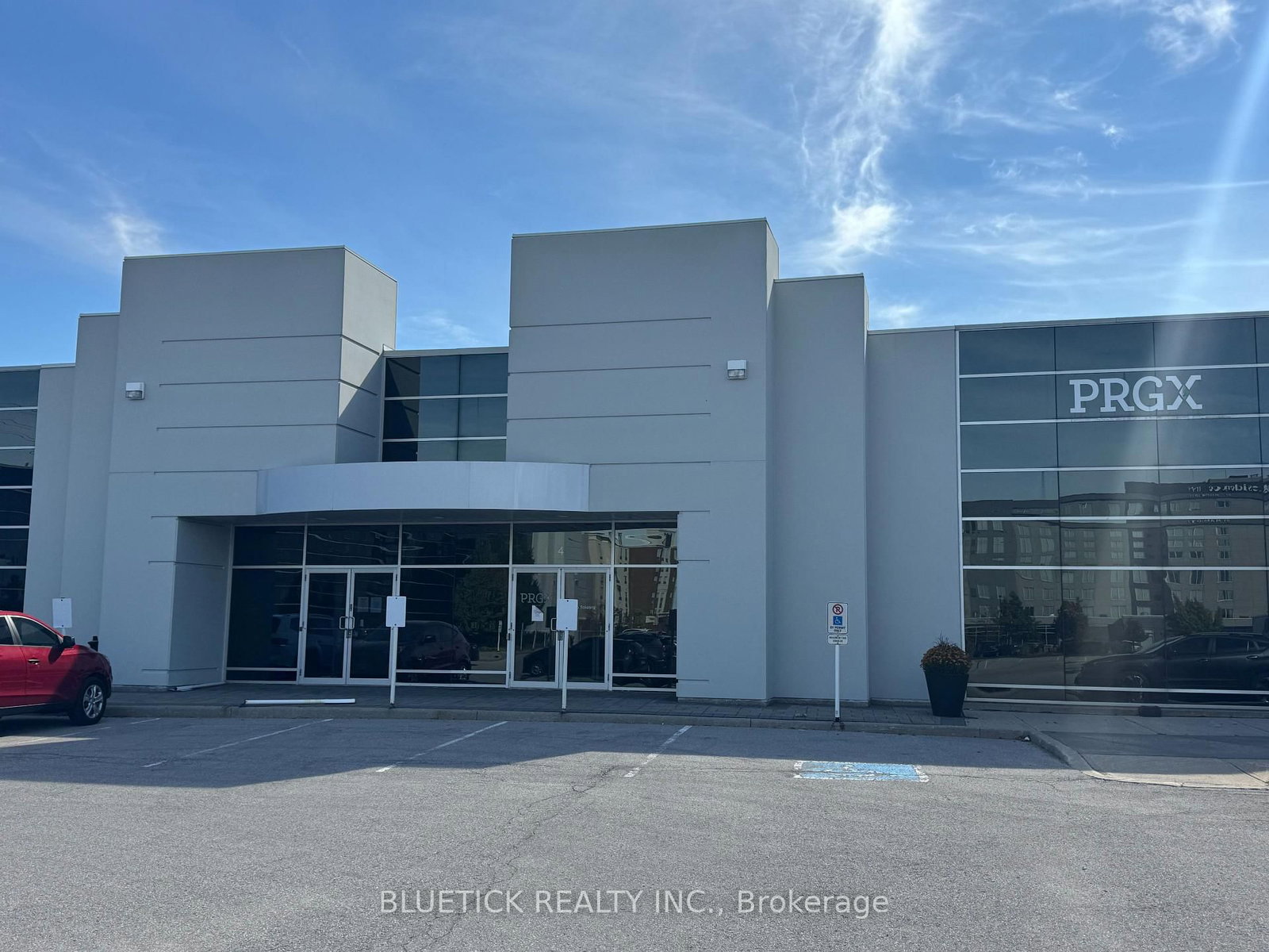 60 Courtneypark Drive W, Unit 4B - Photo 2