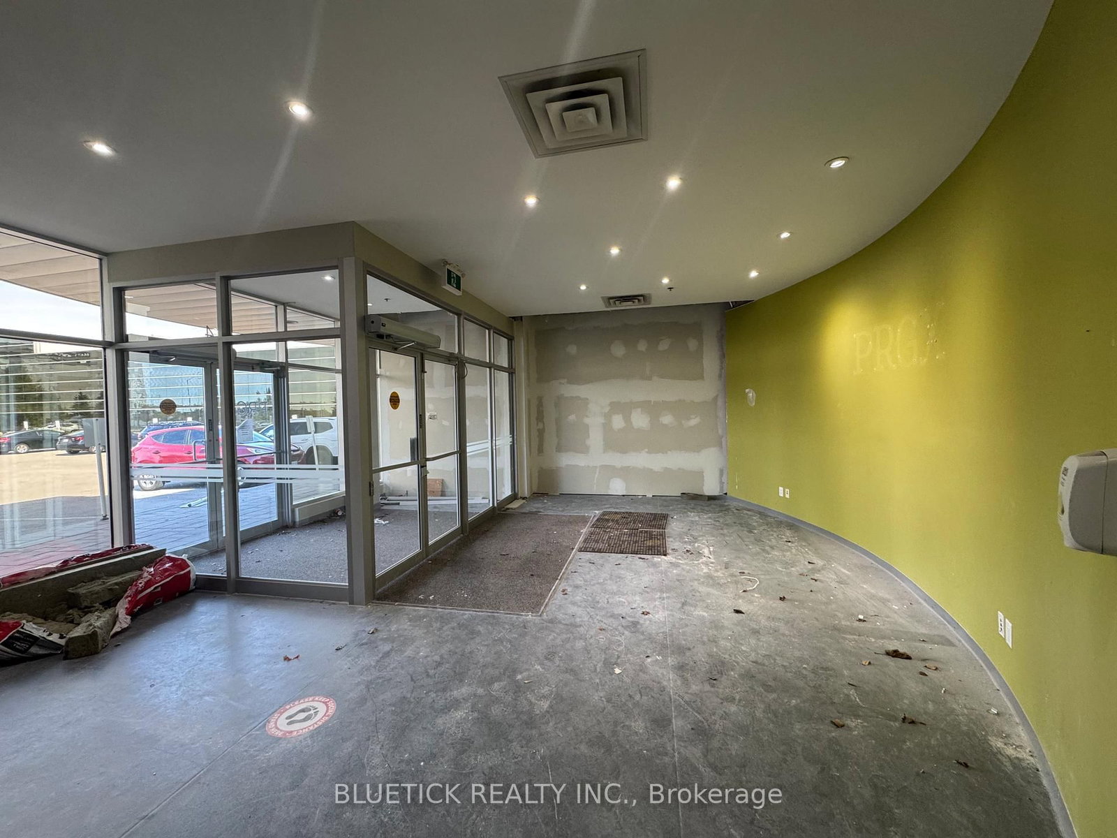 60 Courtneypark Drive W, Unit 4B - Photo 5