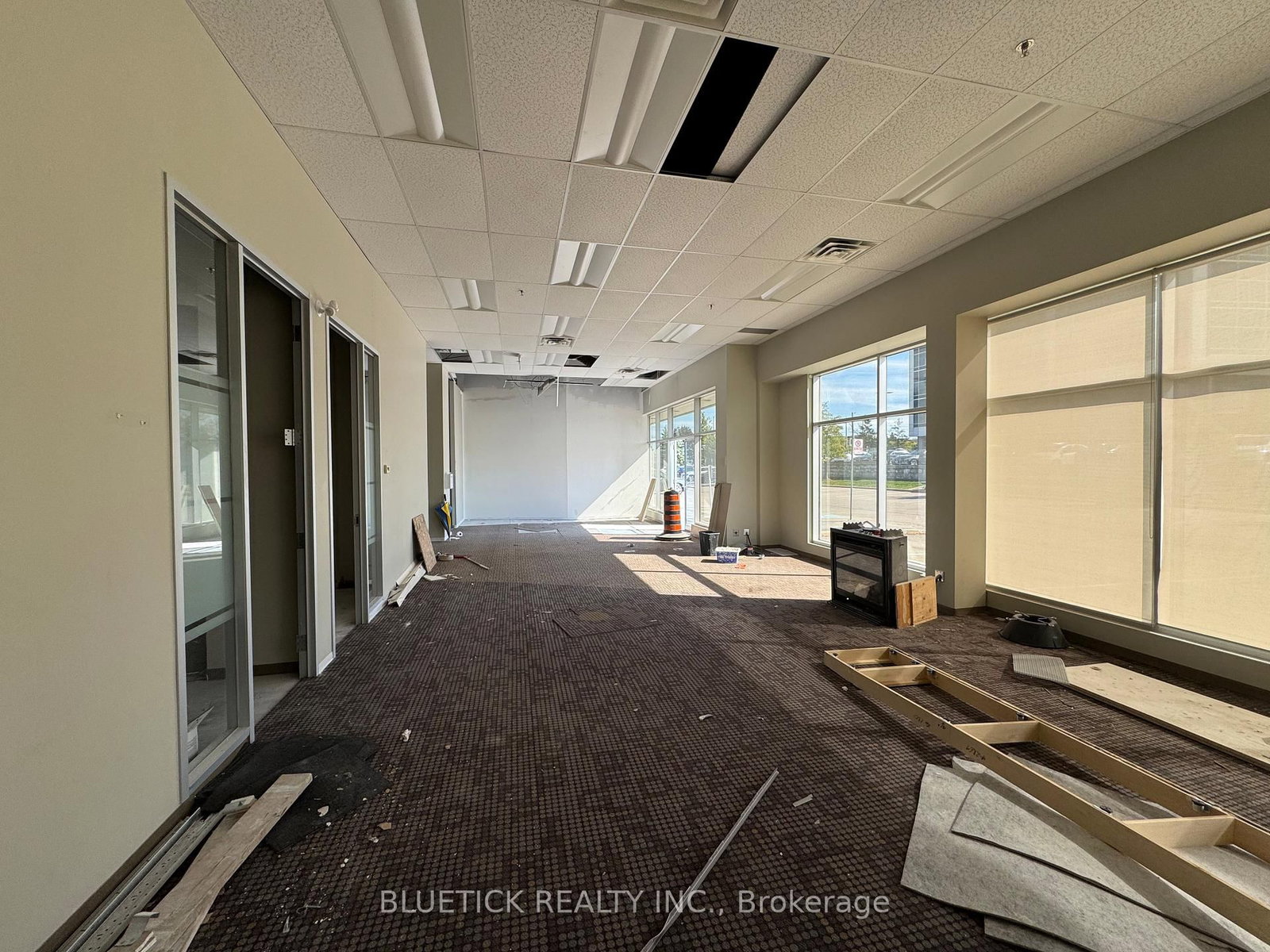 60 Courtneypark Drive W, Unit 4B - Photo 8