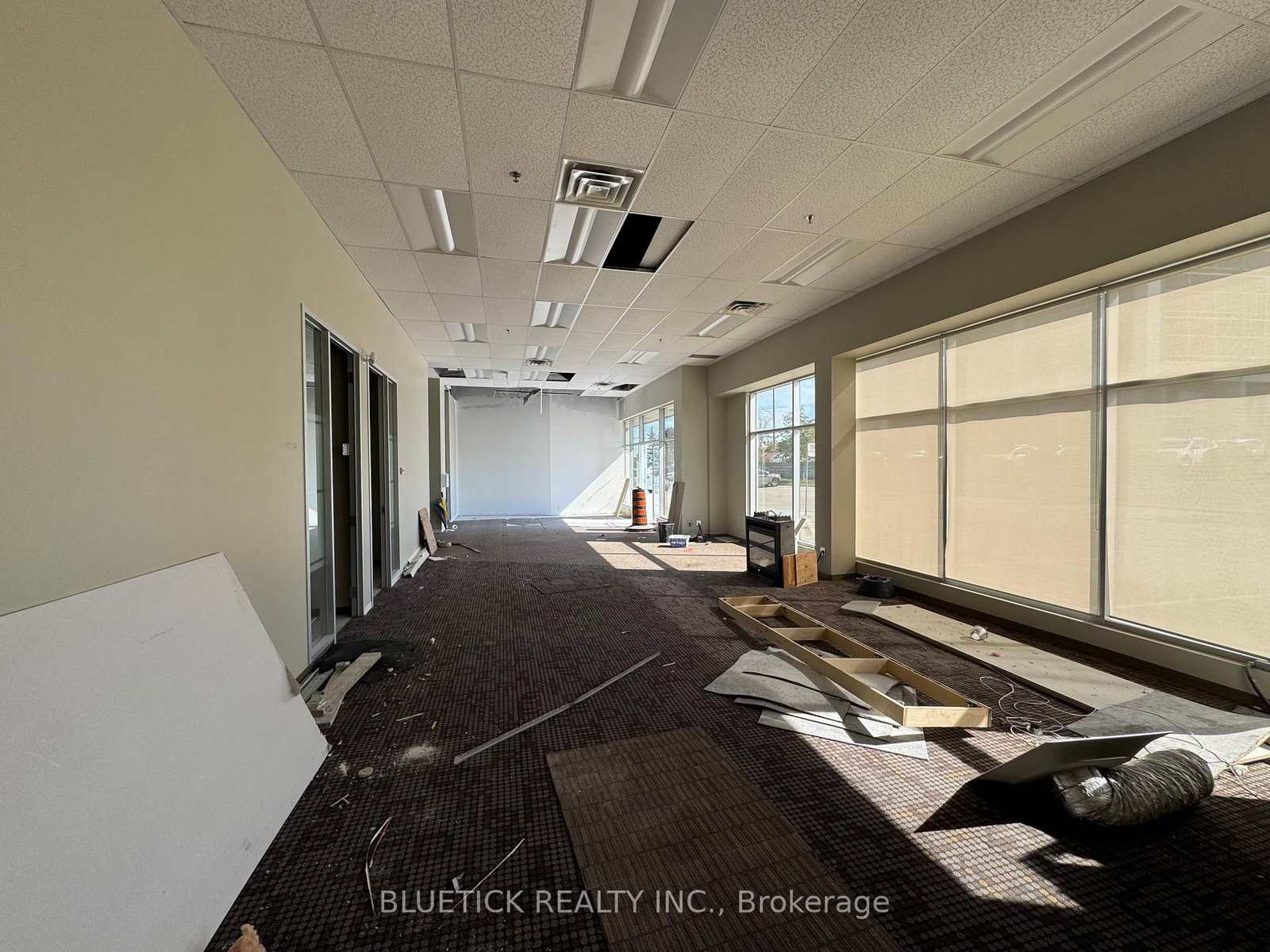 60 Courtneypark Drive W, Unit 4B - Photo 9