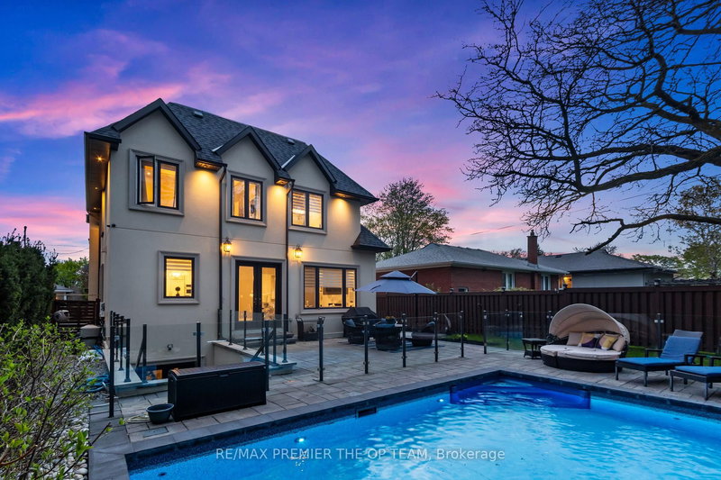 5 Storey Cres, Toronto, M9B 3C7 | Image 2