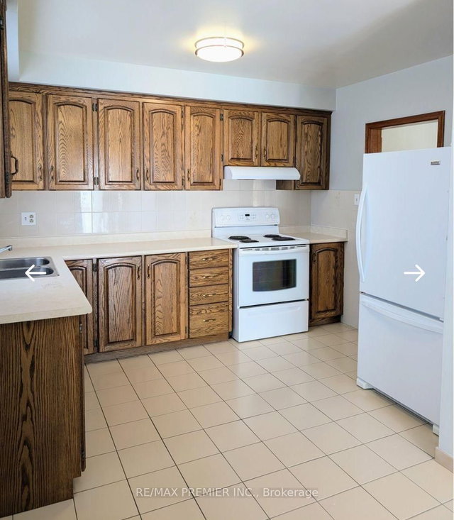 Main Floor - 71 Sorlyn Avenue