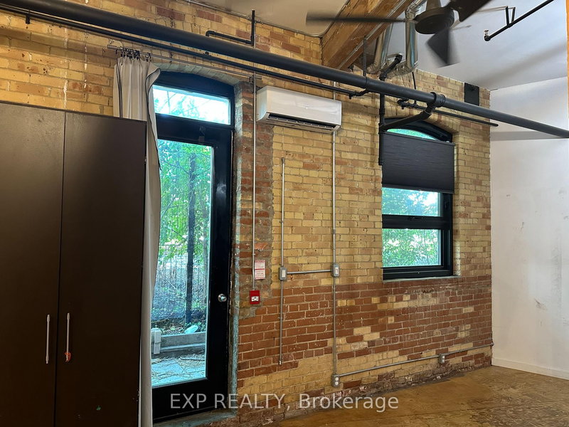 103 - 2480 Dundas St W, Toronto, M6P 1W9 | Image 3