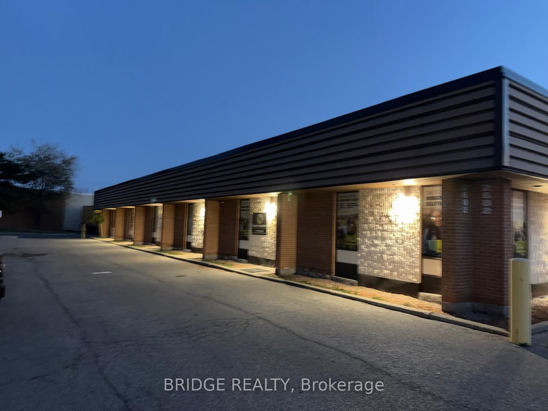 2682 Slough St, Mississauga, L4T 1G3 | Image 2