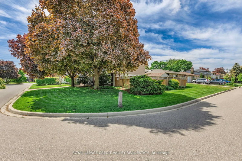 36 Lockton Cres, Brampton, L6W 1C3 | Image 3