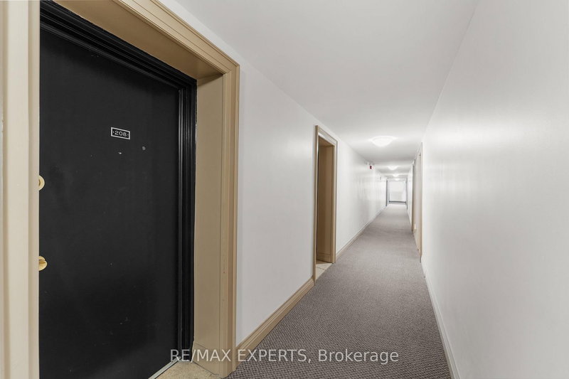 208 - 50 Gulliver Rd, Toronto, M6M 2N2 | Image 3