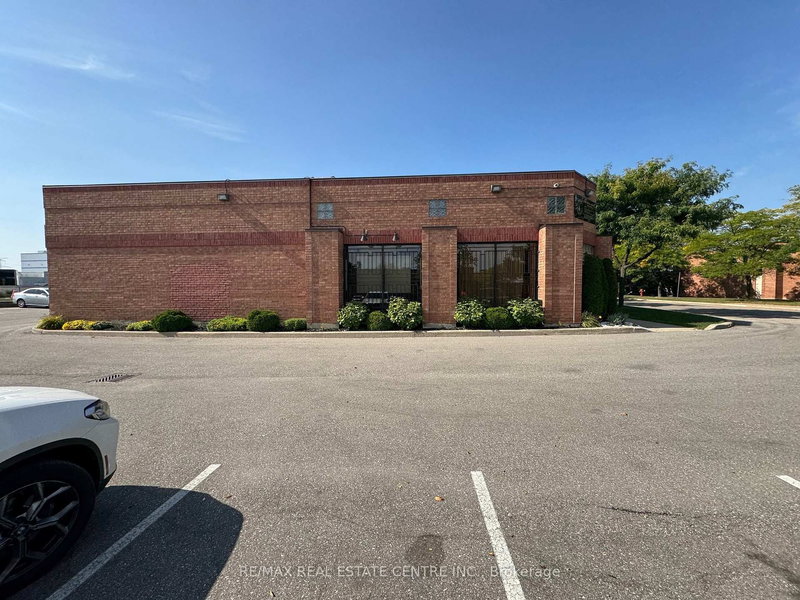 7605 Danbro Cres, Mississauga, L5N 6P9 | Image 2